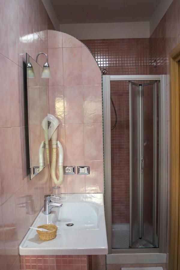 Hotel Ginevra Poggiomarino エクステリア 写真