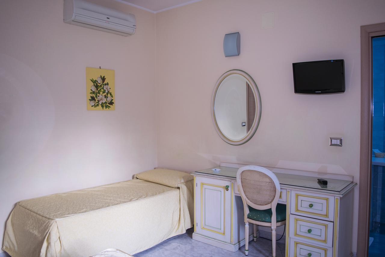 Hotel Ginevra Poggiomarino エクステリア 写真